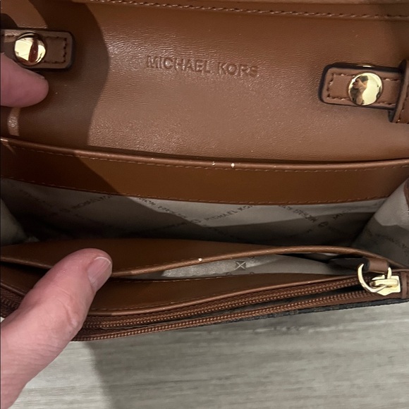 Michael Kors Jet Set Wallet Crossbody Bag - Picture 7 of 9